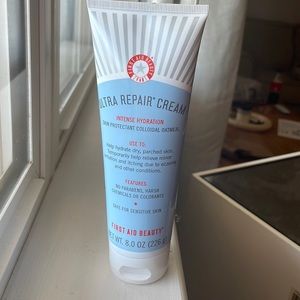New First Aid Beauty Ultra Repair Cream